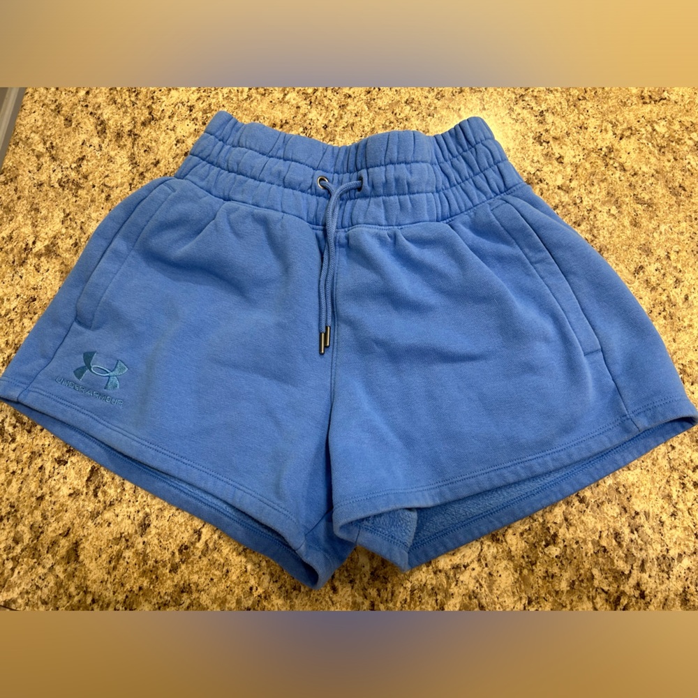 Under Armour Women’s Fleece Shorts; size XS